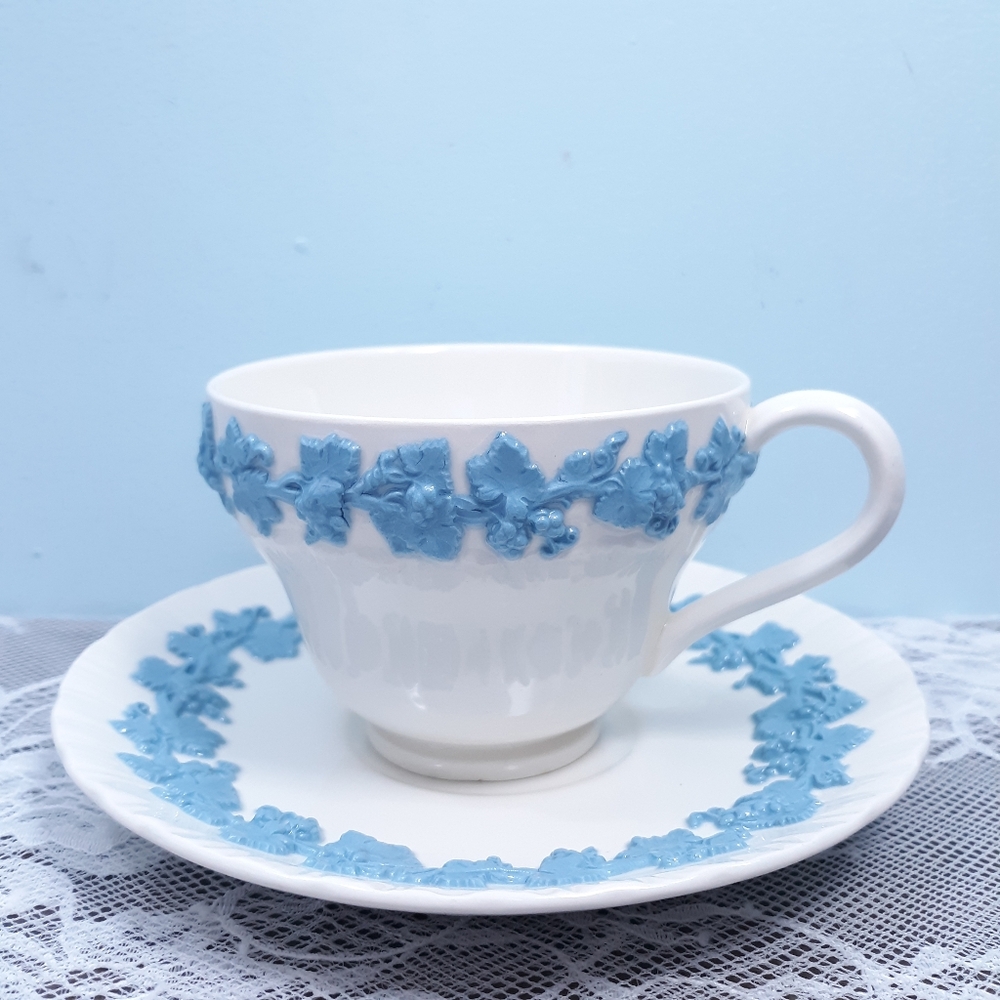 Wedgwood Queensware Lilac Blue Cream Seashell Edge Embossed Grapes Teacup Saucer